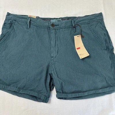 Levis 女式 16/33 码蓝色绿色工程师条纹铐边斜纹短裤全新 Beachy — 第 1/4 张图片