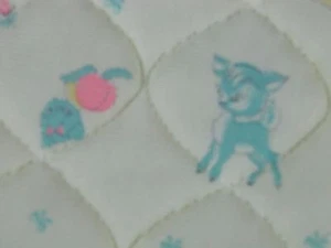 MANTA EDREDÓN Downlon Bebé Amarillo QUILTEX Gatos Ciervos Muñecas Poliéster  - Imagen 1 de 5