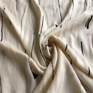 100 % Maulbeerseide 13 Momme Krepp Stoff creme-beige 53" breit per Yard JJ109 - Bild 1 von 4