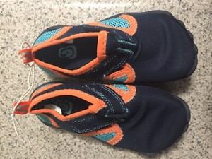 children's place water shoes