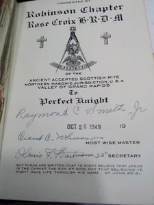 Free Mason,Bible And Scottish Rite Valley Of Grand Rapids Michigan guilded 1949 - Picture 1 of 7