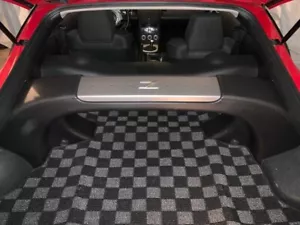 Alfombrilla de piso maletero de carreras P2M para Nissan 350Z 2003-08 Z33 cupé gris oscuro - Imagen 1 de 3