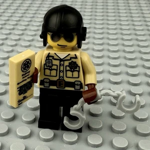 LEGO Traffic Cop Minifigure Collectible Series 2 - Complete w/o Stand - Picture 1 of 5