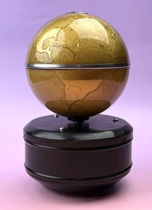 Sacapuntas Electrónico Globo/Tierra Años 60 De Colección - Dorado - WACO JAPAN - PROBADO - Imagen 1 de 8