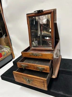 Antiguo tocador asiático de madera dura con espejo plegable y cajones Foto 1 de 4