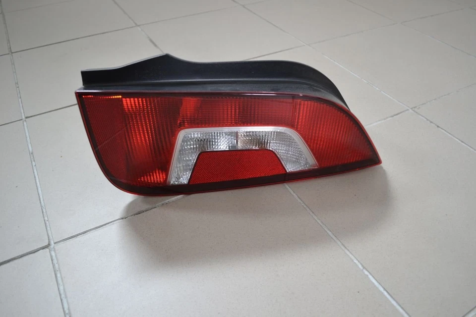 Faro Posteriore Originale VW UP 1S0945096D A18407 - Immagine 1 di 1