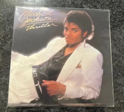 MICHAEL JACKSON THRILLER - RARE BACK COVER ERROR VINYL RECORD QE 38112 1st PRESS - Image 1 of 4