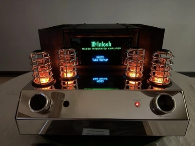 Mint McIntosh MA252 Hybrid Tube/Solid State Integrated Amplifier AGA2039 - Image 1 of 4
