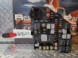 2005 Cadillac SRX Fuse Box Relay Junction Unit OEM P25771740  WB24 - Picture 1 of 5