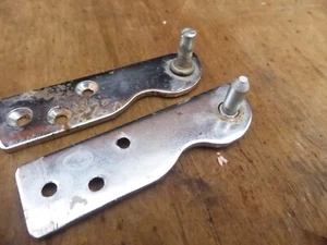 THETFORD SR NEW STYLE FRIDGE DOOR HINGES & PINS 635010 In Great used condition - Picture 1 of 3