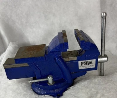 CENTRAL FORGE #63774 TORNILLO DE BANCO DE 4" CON BASE GIRATORIA Y YUNQUE APERTURA DE 4" USADO Foto 1 de 4