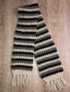 Bufanda tejida a mano 100 % lana 8,25 x 66 negro tostado blanco roto rayas borlas Nepal - Imagen 1 de 7