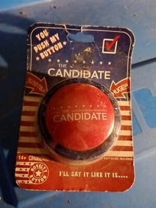 Talking President Donald Trump Button "Der Kandidat" 14 Zitate MAGA #45 #47 - Bild 1 von 3