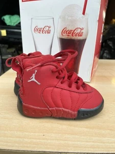 Nike Air Jordan’s - Kinder Größe 4Y - rotes Leder & Schnürschuhe - Stylin’ - Bild 1 von 6