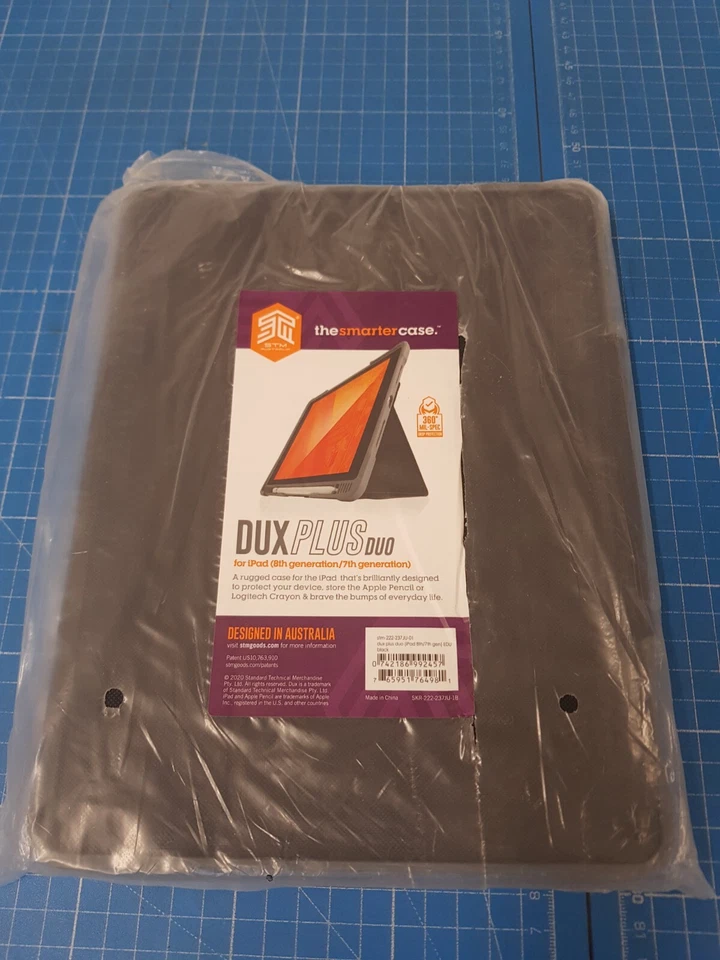 STM Dux Plus DUO iPad 8th/7th Gen EDU Schwarz - Bild 1 von 4