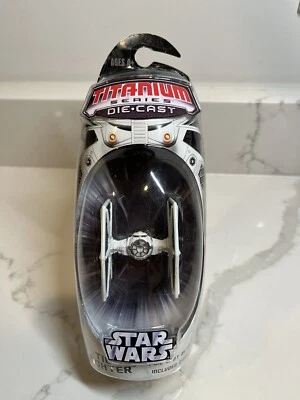Star Wars 2005 - TIE Fighter (Blanco) Titanium Series Die Cast Micro Machines NUEVO Foto 1 de 2