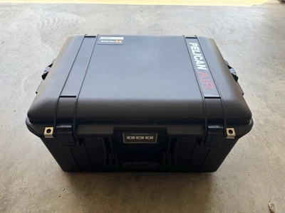 Pelican Air 1607 - Lightweight Wheeled Hard Case In Black - Image 1 of 4