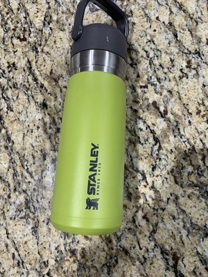 Stanley GO Quick Flip 22 oz Water Bottle Citrus Green Vacuum Stainless Steel - Image 1 of 4