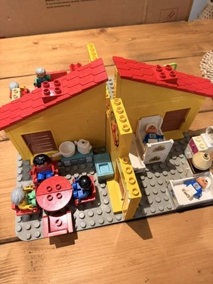 Duplo Vintage House On Base Plate Family Furniture 1980s Figures Extras - image 1 of 4