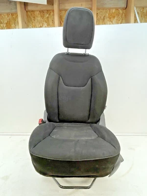 Jeep Renegade Sport 2015-2018 asiento de tela para pasajero delantero derecho ¡negro!!AGUJERO!! Foto 1 de 4