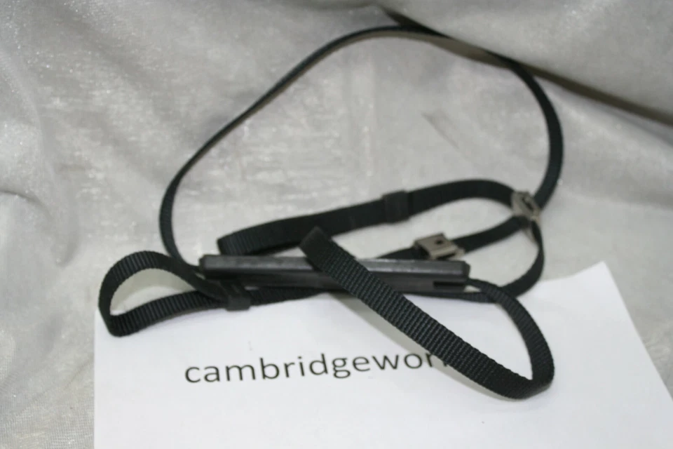 CORREA PARA EL CUELLO PARA CÁMARA MARCA KONICA GENUINA ORIGINAL MARCA KONICA Foto 1 de 1