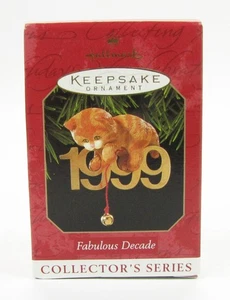 1999 Fabulous Decade Hallmark Keepsake Collector's Series Cat Ornament in OB - Picture 1 of 5