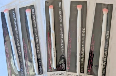 Set of 5 - Wet n Wild Eyeshadow Brushes (2 large, 2 crease, 1 small) NIP - Image 1 of 2