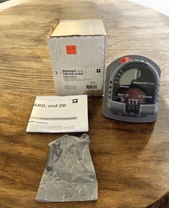 Honeywell M847D- Zone Valve Actuator Damper Operator - Picture 1 of 5