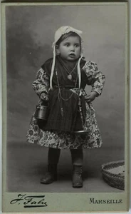 PHOTO ANCIENNE - VINTAGE SNAPSHOT - CDV - JOUET FOLKLORE MODE - TOY - Foto 1 di 1