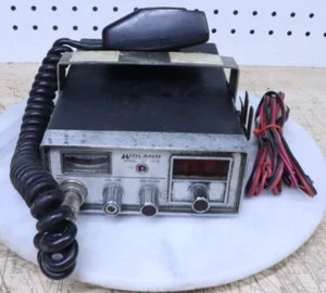 Used Vintage Mobile Midland Model 77-101B CB Radio W/ Cord & Microphone - USA - Picture 1 of 10