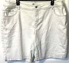 CATO JEANS SHORTS SIZE 24W WHITE WITH GREEN DECORATIVE TOPSTITCHING