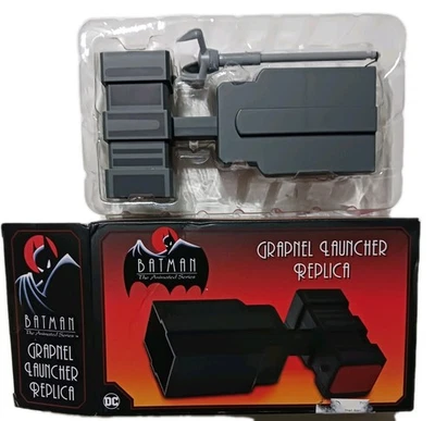 Nuevo NECA Toys Batman La Serie Animada Grapnel Pistola Lanzador Réplica Juguete Foto 1 de 4