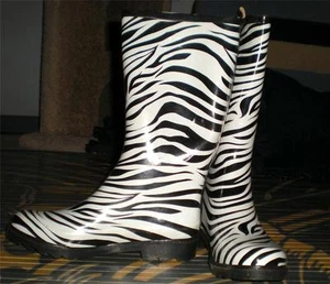 REGENSTIEFEL VON PINK COOKIE ZEBRA PRINT 7 NEU OHNE ETIKETT - Bild 1 von 1