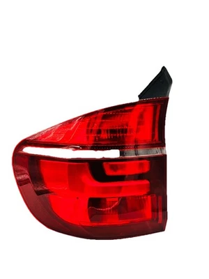 Luz trasera exterior izquierda BMW X5 X5M E70 2011-2013 63217227791 OEM usada Foto 1 de 4