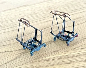 MARKLIN 7218 TRACK HO PAIR OF SCISSOR ROOF PANTOGRAPHS  - USED - Picture 1 of 5