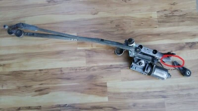 AUDI Q7 2007-2009 3,6 L motor limpiaparabrisas delantero con acoplamiento (para piezas) Foto 1 de 4