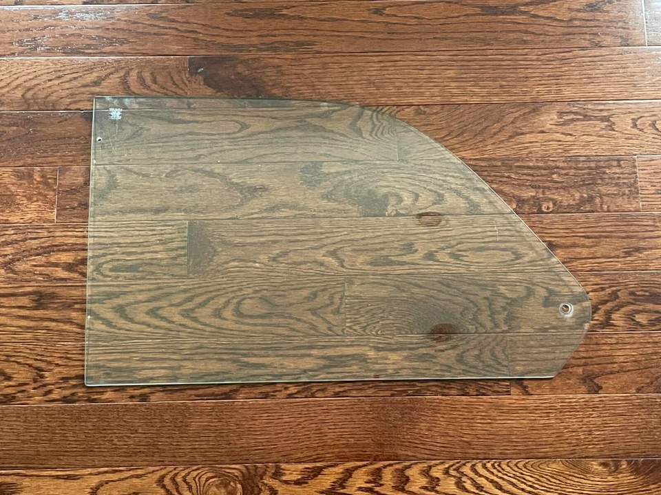 BMW E10 2002 OEM CUARTO LATERAL TRASERO PANEL VENTANA CRISTAL Foto 1 de 4