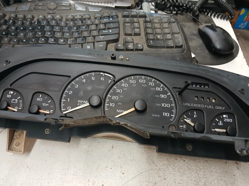 Оригинальная приборная панель спидометра для Chevrolet Camaro 3.8 1994-1996 годов выпуска 16131494 105K - Изображение 1 из 4