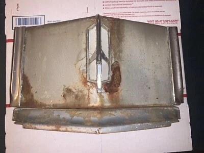 1968 OLDSMOBILE DELTA 88 98 DELMONT CENTER GRILLE PANEL FILLER EMBLEM TRIM - Image 1 of 4