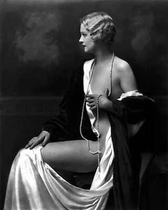 Vintage Pin Up Girl Foto Reproduktion 16 - Bild 1 von 1