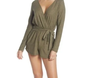 BILLABONG Women Long Sleeve Romper Sz L Green One Piece Shorts Surplice 1a-15 - Picture 1 of 16