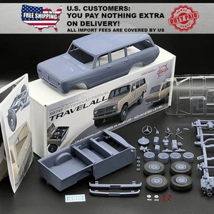 1/25 1972 International Harvester Travelall 4th Gen Resin Model Kit with Engine - Picture 1 of 12
