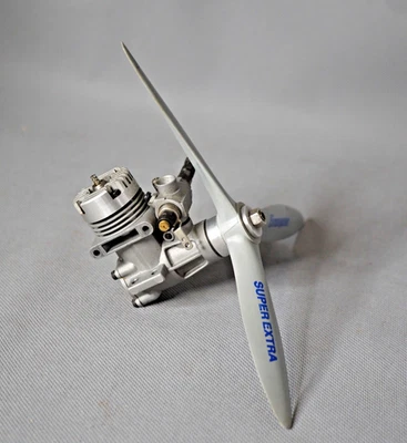 Graupner Super Extra 3-bladed Propeller Magnum XL 15 Engine Aircraft RC Airplane - Image 1 of 4