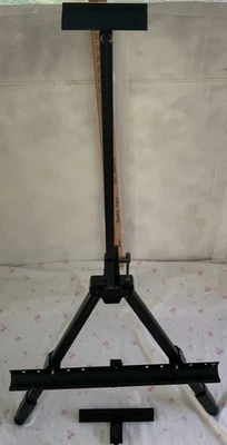 Windsor and Newton Adjustable Aluminum Folding Easel with Carrying Case Travel - Image 1 of 4