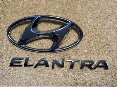 Emblemas cromados montados no porta-malas traseiro 2016 Hyundai Elantra GT OEM - Imagem 1 de 4