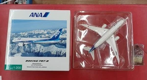 ANA 1/200 Scale NH20048 BOEING 787-B JA804A Dreamliner Airplane White Very Nice - Picture 1 of 6