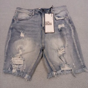 Almost Famous Size 9 Light Wash Distressed High-Rise bermuda Mom Shorts Raw Hem - Picture 1 of 11
