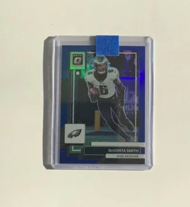 2022 Donruss Optic #160 DeVonta Smith BLU/179 Aquile - Foto 1 di 2