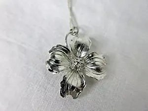 WOMENS NECKLACE 16" 925 CHAIN AND 3D FLORAL PENDANT BEAUTIFUL AND BRIGHT - Picture 1 of 8