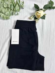 Neu mit Etikett $ 68 lululemon Scuba hoch geschnittene Shorts 5" - schwarz - Größe 10 - Bild 1 von 9